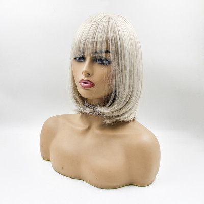 Perruque courte femme blond blonde look authentique et naturel avec frange cheveux synthétiques résiste à la chaleur3